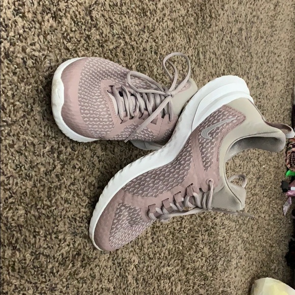 Nike workout shoes - Picture 2 of 3